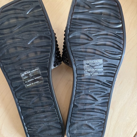 Kate Perry Sandals - Picture 4 of 4